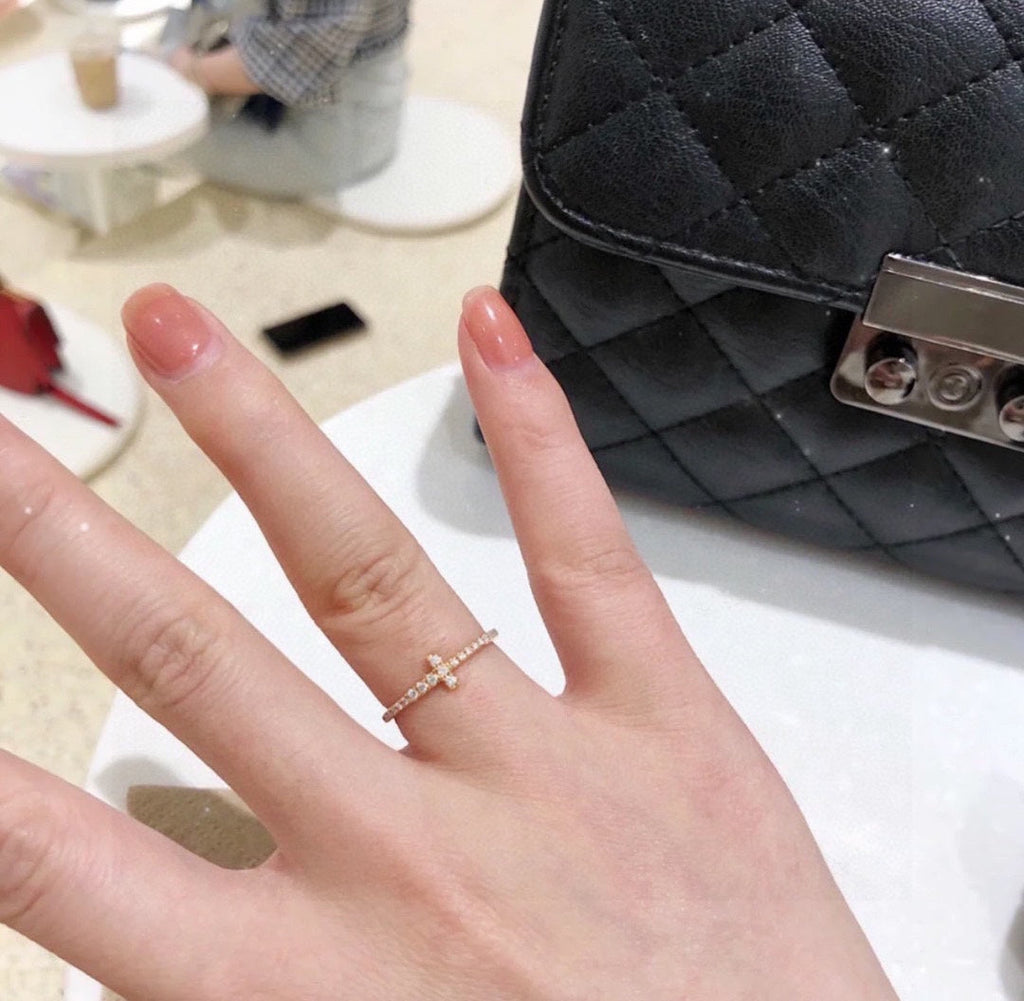 Tiffany Moissanite Wire Ring - 18K Gold