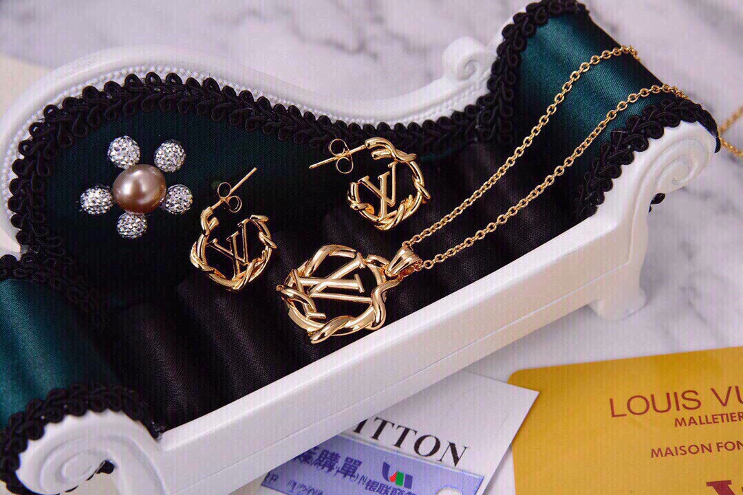 Louis Vuitton Garden Louise Necklace