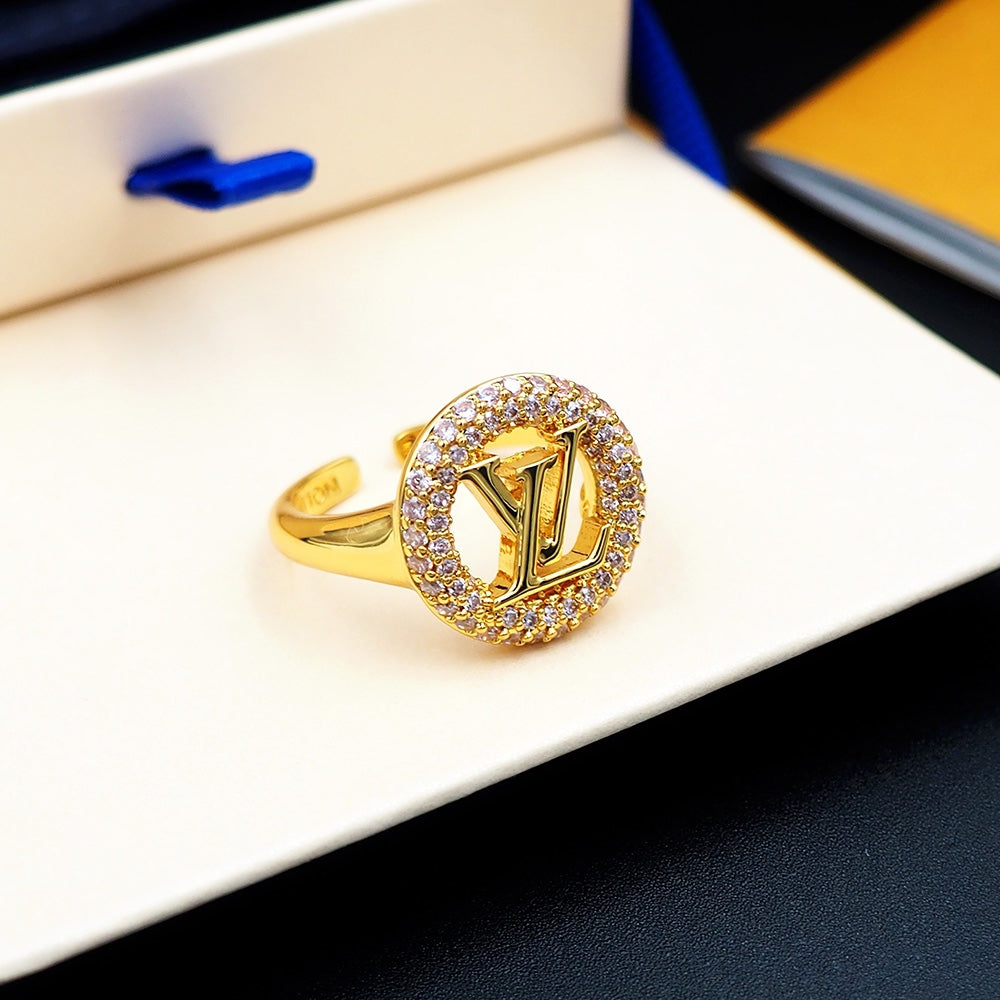 Louis Vuitton Louise Tresor Ring - 18K Yellow Gold