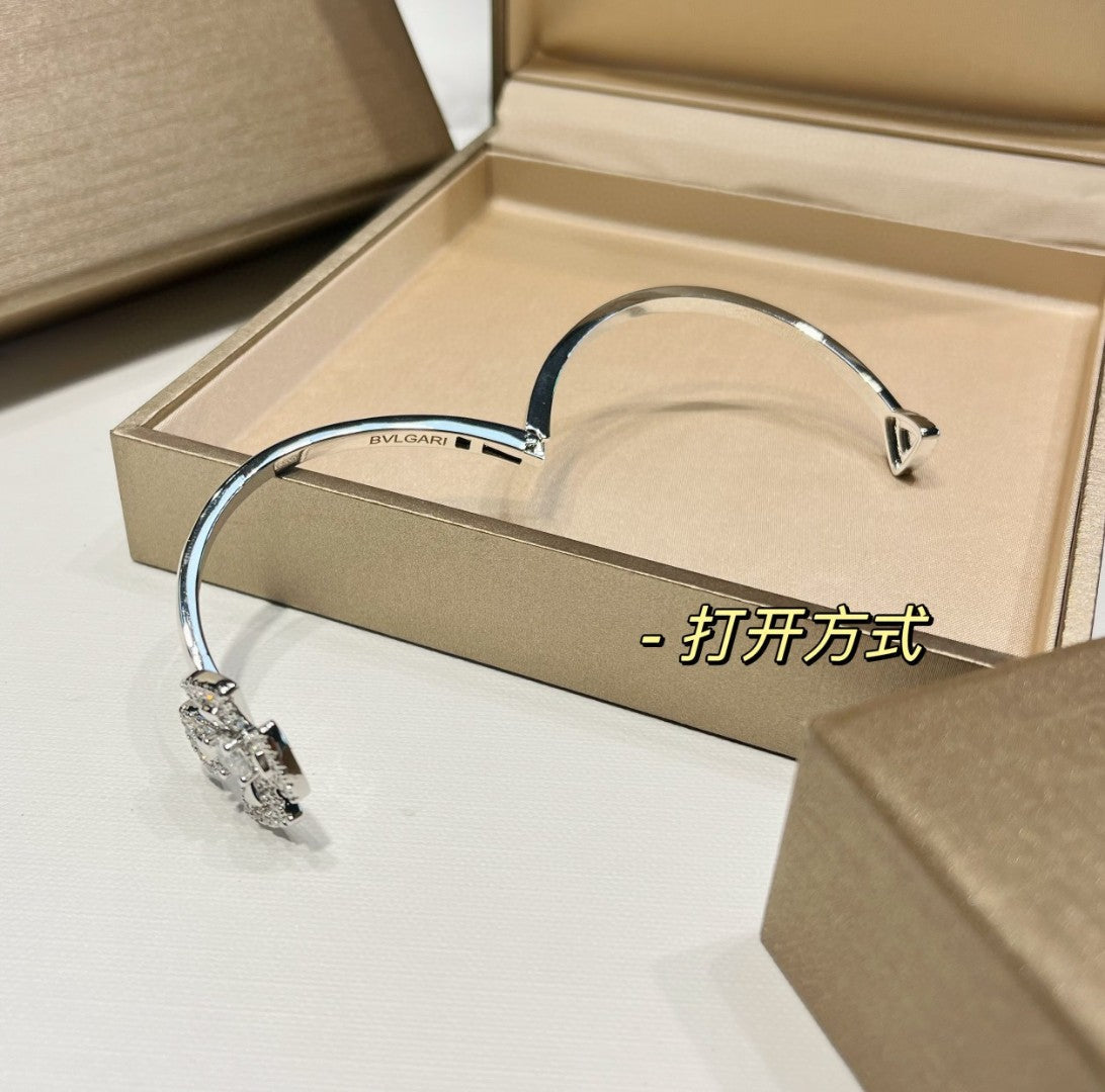 Fiorever Moissanite Bracelet - 18K Gold