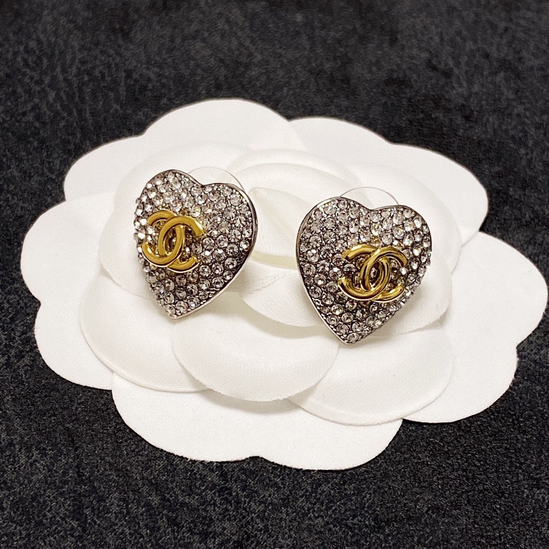 Chanel Heart Diamond Earrings - 18K Yellow Gold