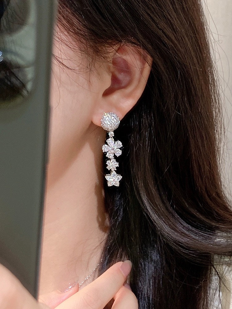 Folie Des Pres Earrings - 18K White Gold