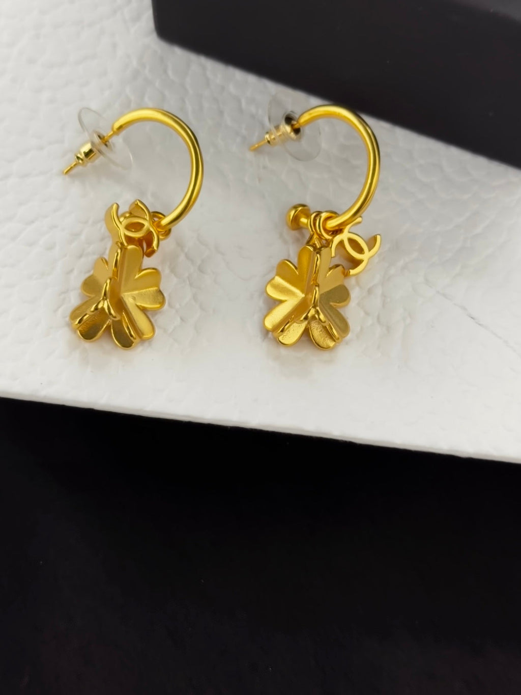 Chanel Flowers Earrings - 4.5 cm Height - 18K Yellow Gold