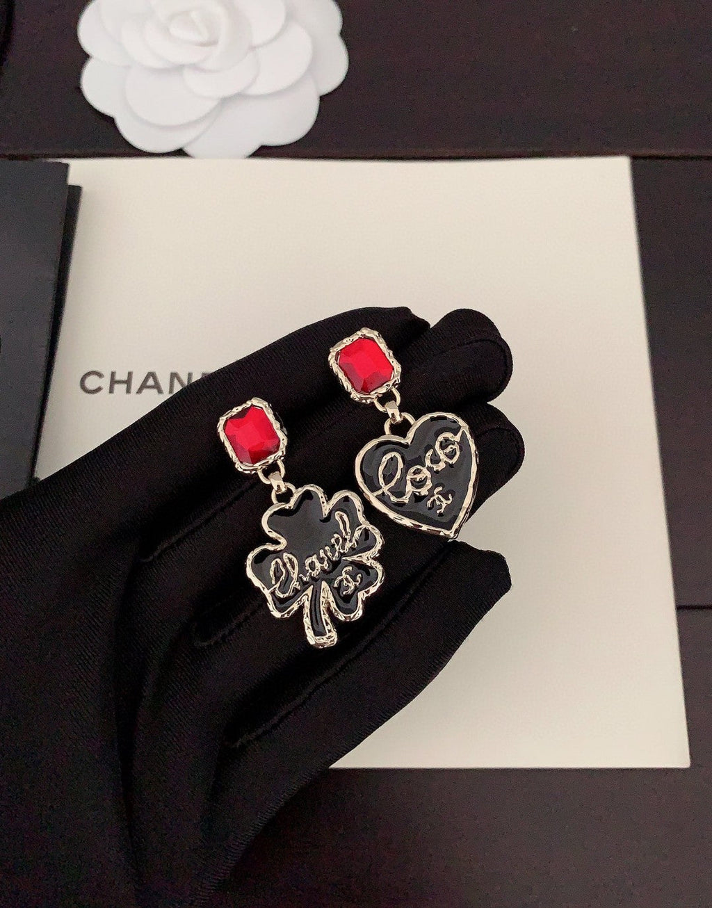 Chanel Heart Earrings - 18K Yellow Gold