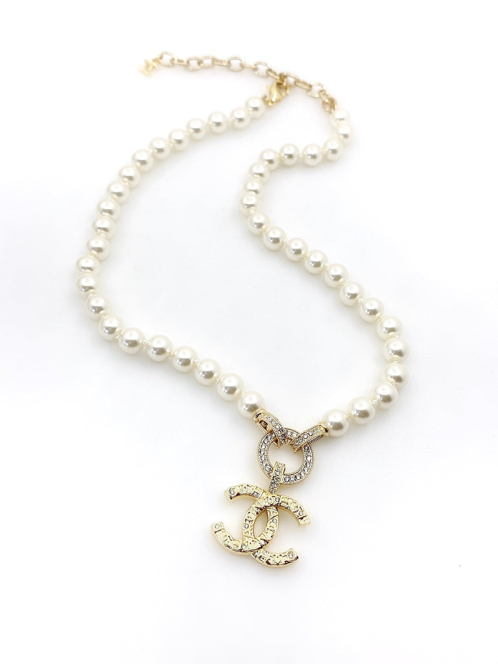 Chanel Pearls Choker Necklace