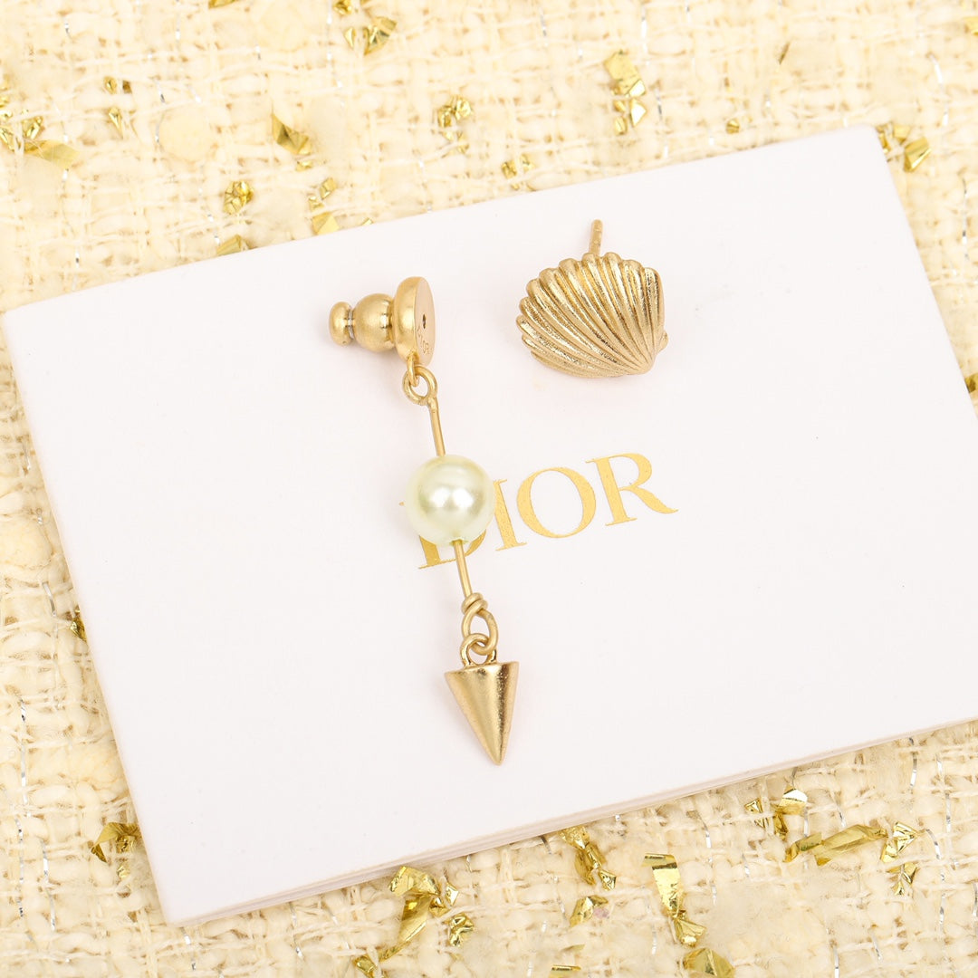 Dior Pearl Pendant Earrings