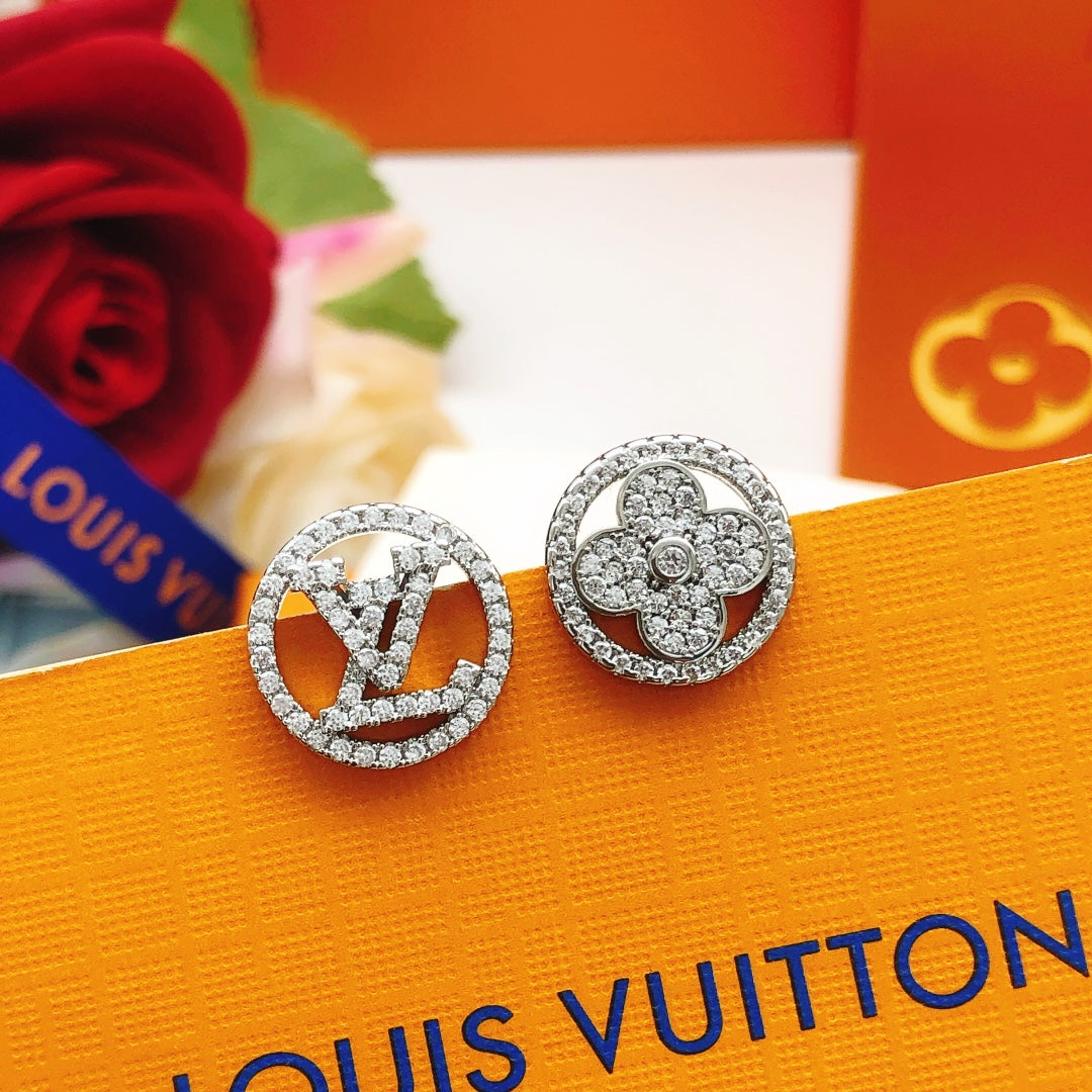 Louis Vuitton Blossom Diamond Earrings - 18K Gold
