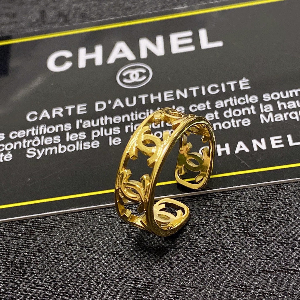 Chanel Vintage Openwork Ring - 18K Yellow Gold