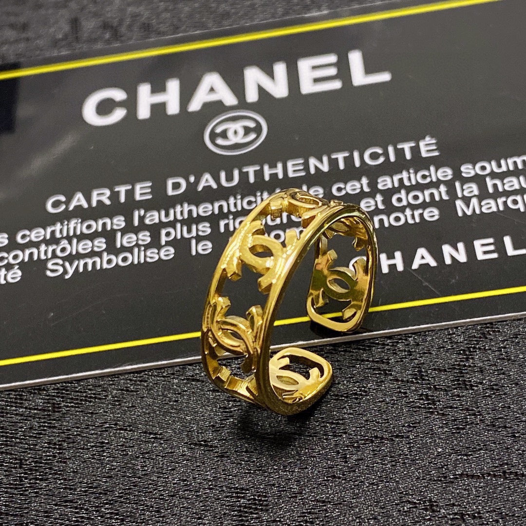 Chanel Vintage Openwork Ring - 18K Yellow Gold