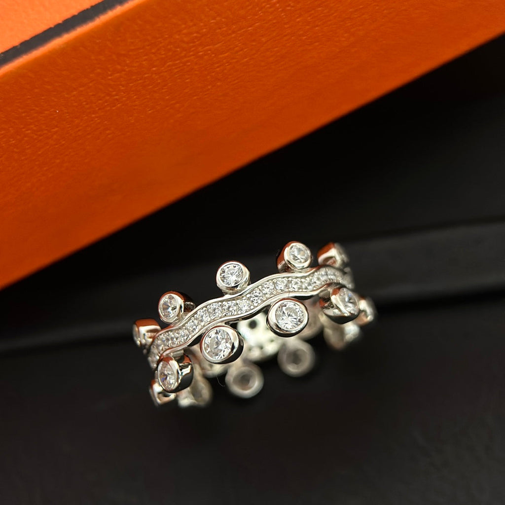 Hermes Vine Flower Dewdrops Diamond Ring - 18K White Gold