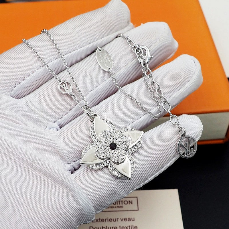 Louis Vuitton Medaillon Necklace
