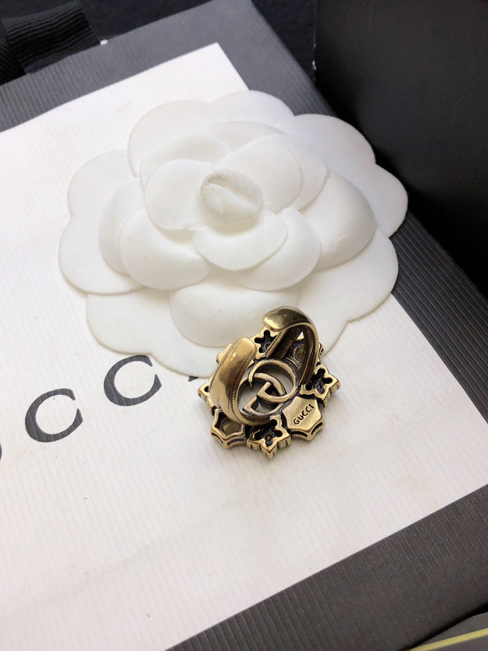 Gucci Double G Crystal Flower Ring - 18K Yellow Gold
