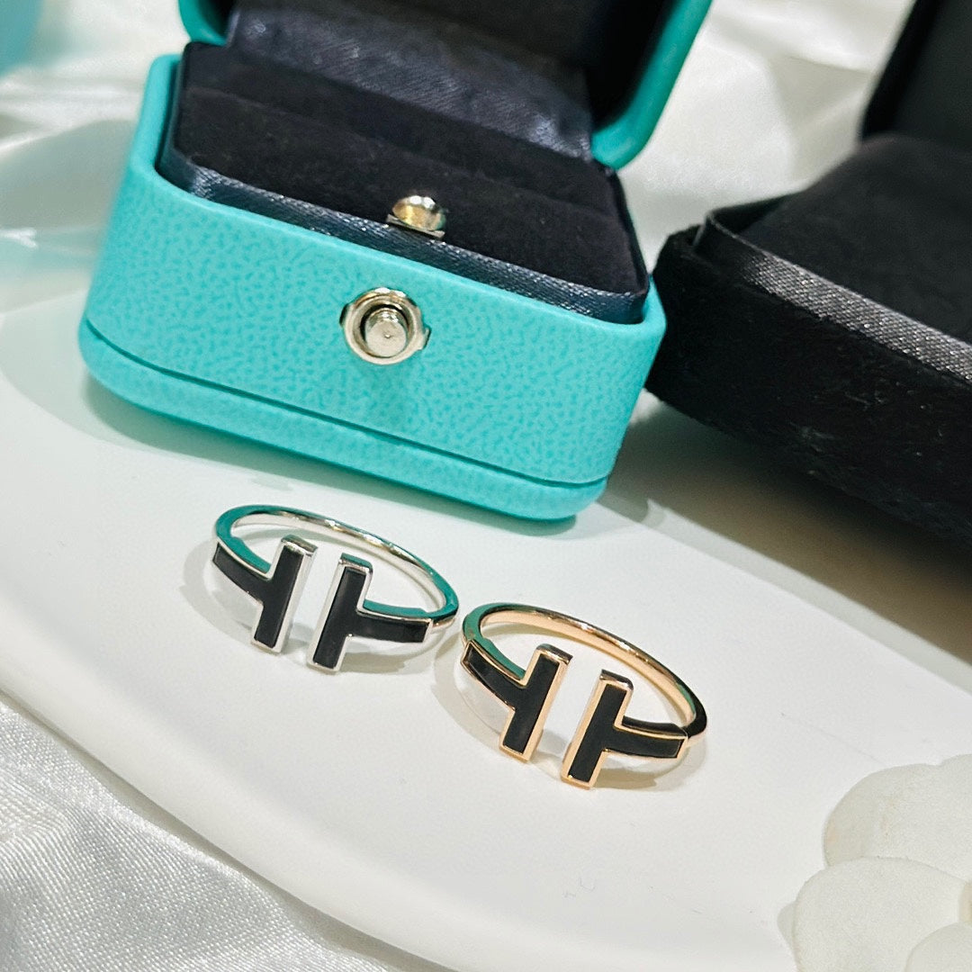 Tiffany Black Onyx Wire Ring - 18K Gold
