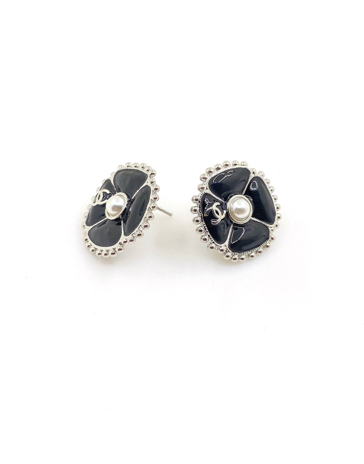 Chanel Black Pearl Clover Earrings - 18K White Gold