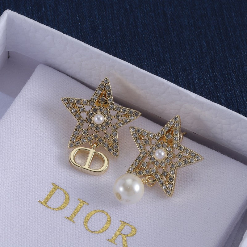 Dior Star Diamond Earrings - 18K Yellow Gold