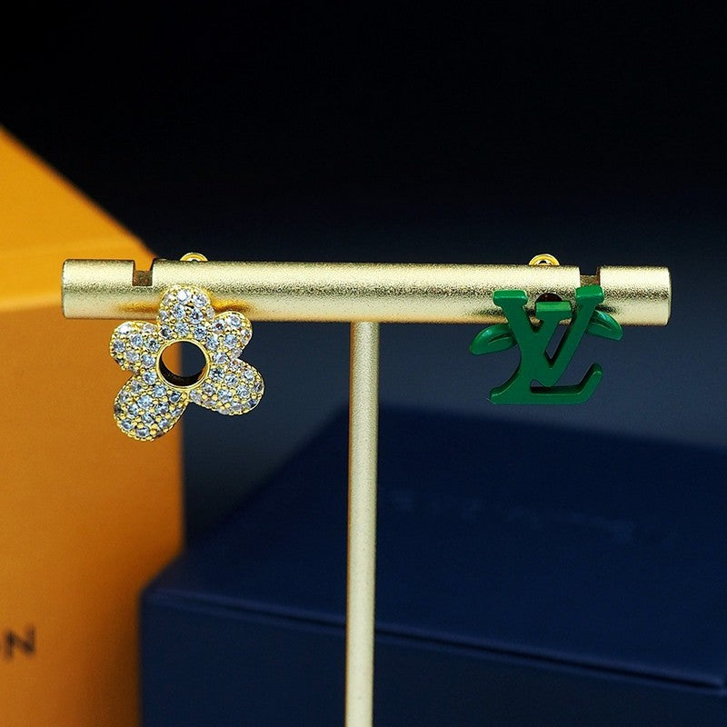 Louis Vuitton Blossom Green Diamond Earrings - 18K Yellow Gold