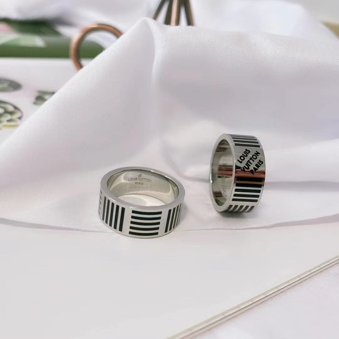 Louis Vuitton Damier Black Ring - 18K White Gold