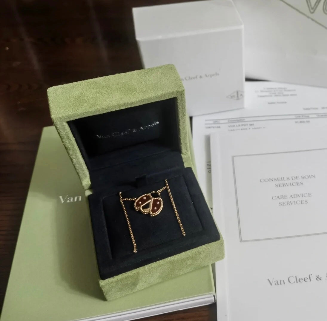 Lucky Spring Pendant Necklace - 18K Gold