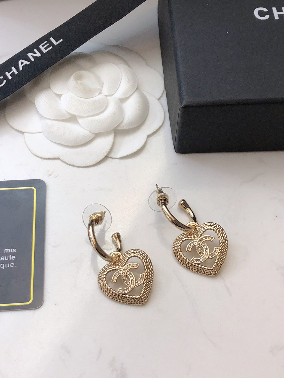 Chanel Heart Strass Earrings - 18K Yellow Gold