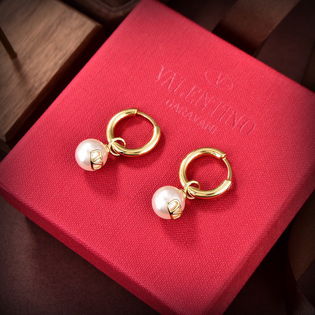 Valentino Pearl Earrings - 18K Yellow Gold