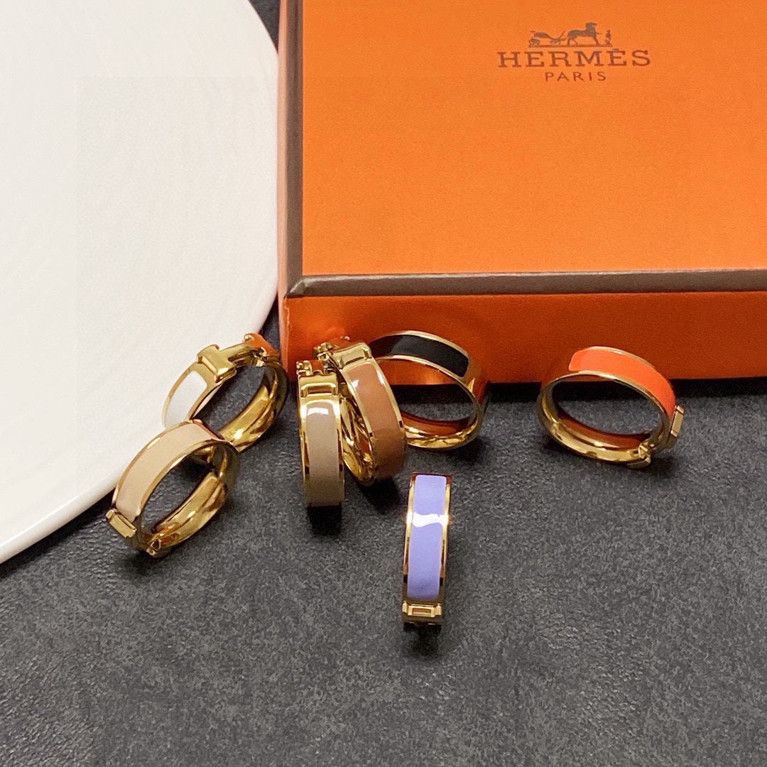 Hermes Vintage Clic H Ring - 18K Yellow Gold
