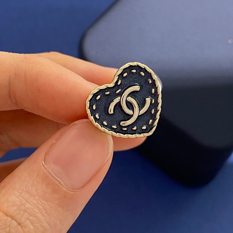 Chanel Black Open Ring - 18K Yellow Gold