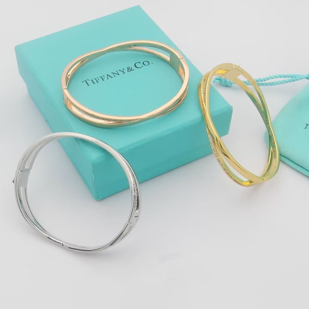 Tiffany Atlas x Narrow Hinged Bangle Bracelet - 18K Gold