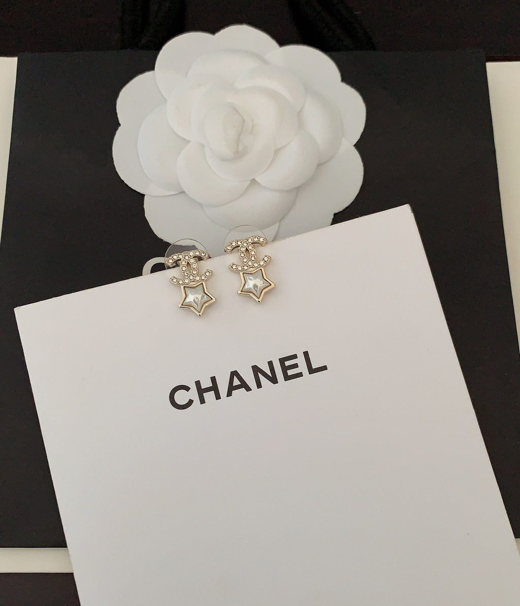 Chanel Star Crystal Earrings - 18K Yellow Gold