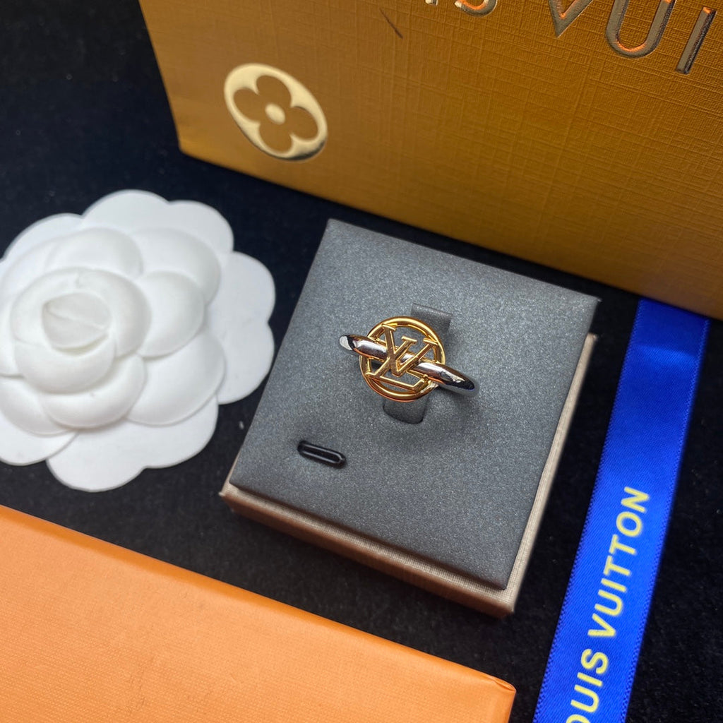 Louis Vuitton Vintage Ring - 18K Yellow Gold