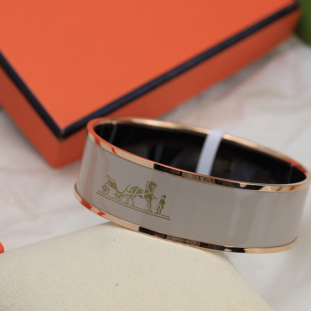 Hermes Enamel Caleche Wide Bangle Bracelet - 18K Yellow Gold