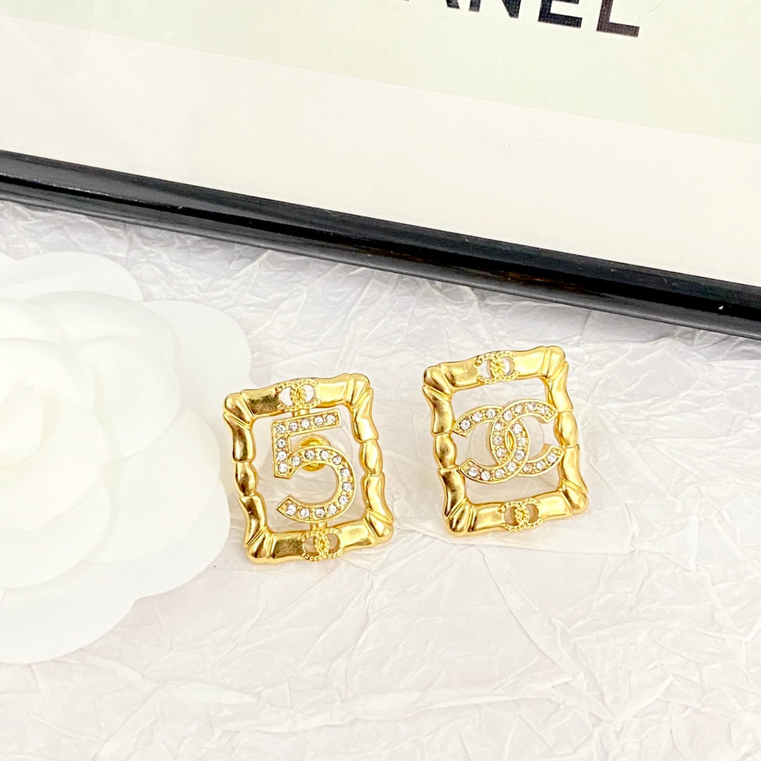 Chanel No.5 Square Diamond Earrings - 18K Yellow Gold