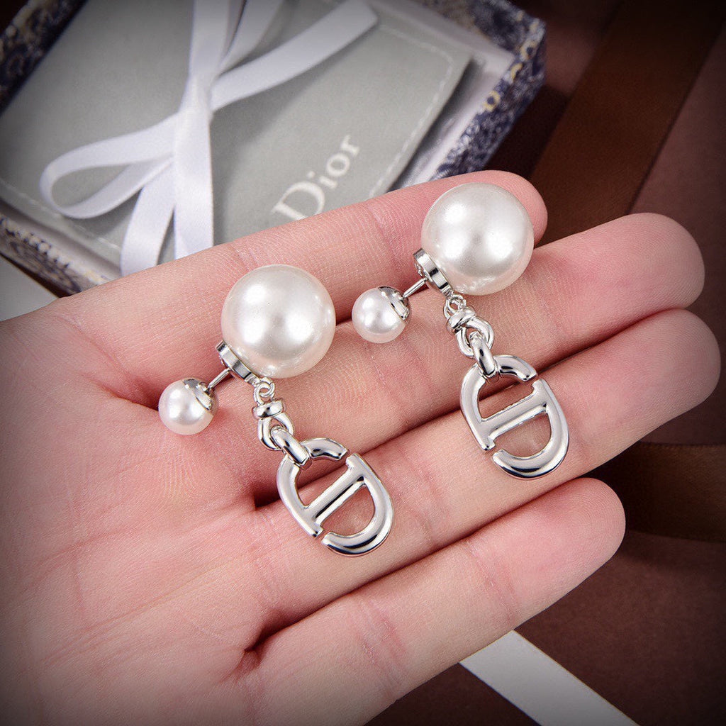 Dior 30 Montaigne Earrings
