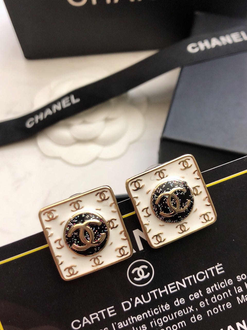 Chanel Vintage Earrings - 18K Yellow Gold