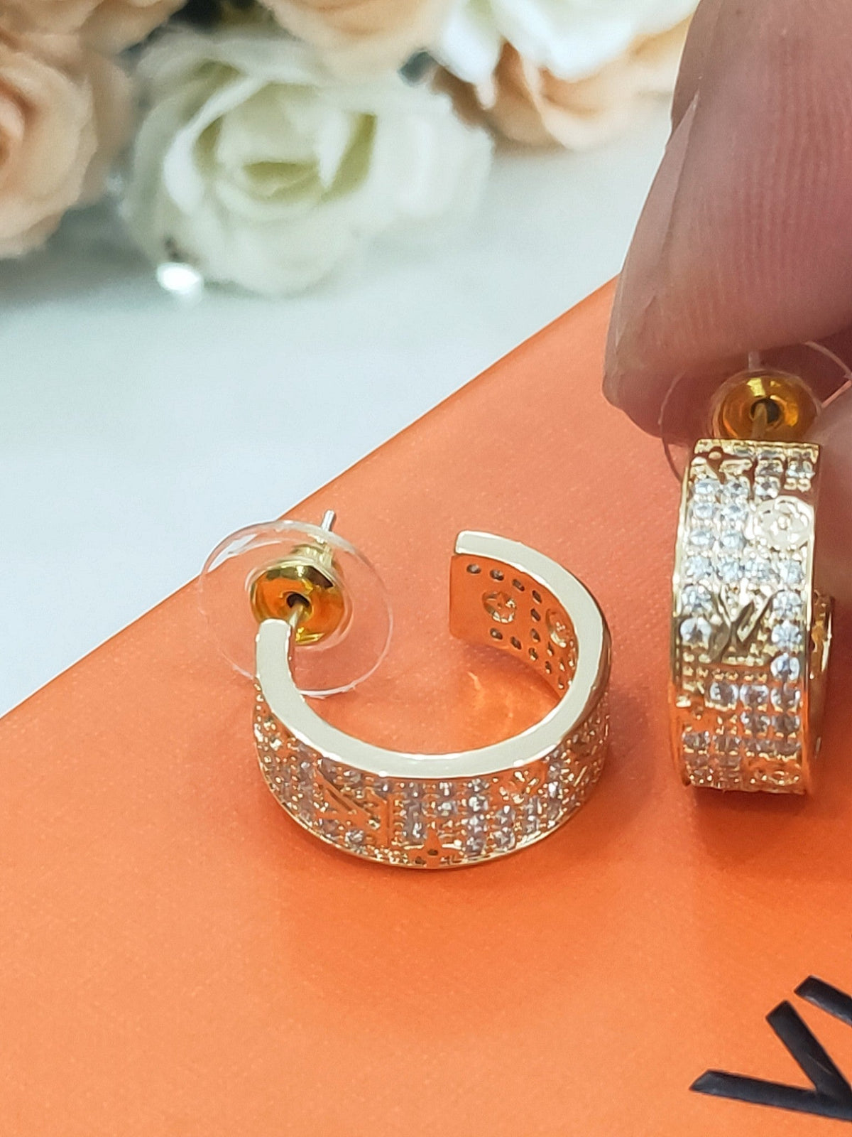 Louis Vuitton Circle Earrings - 18K Yellow Gold