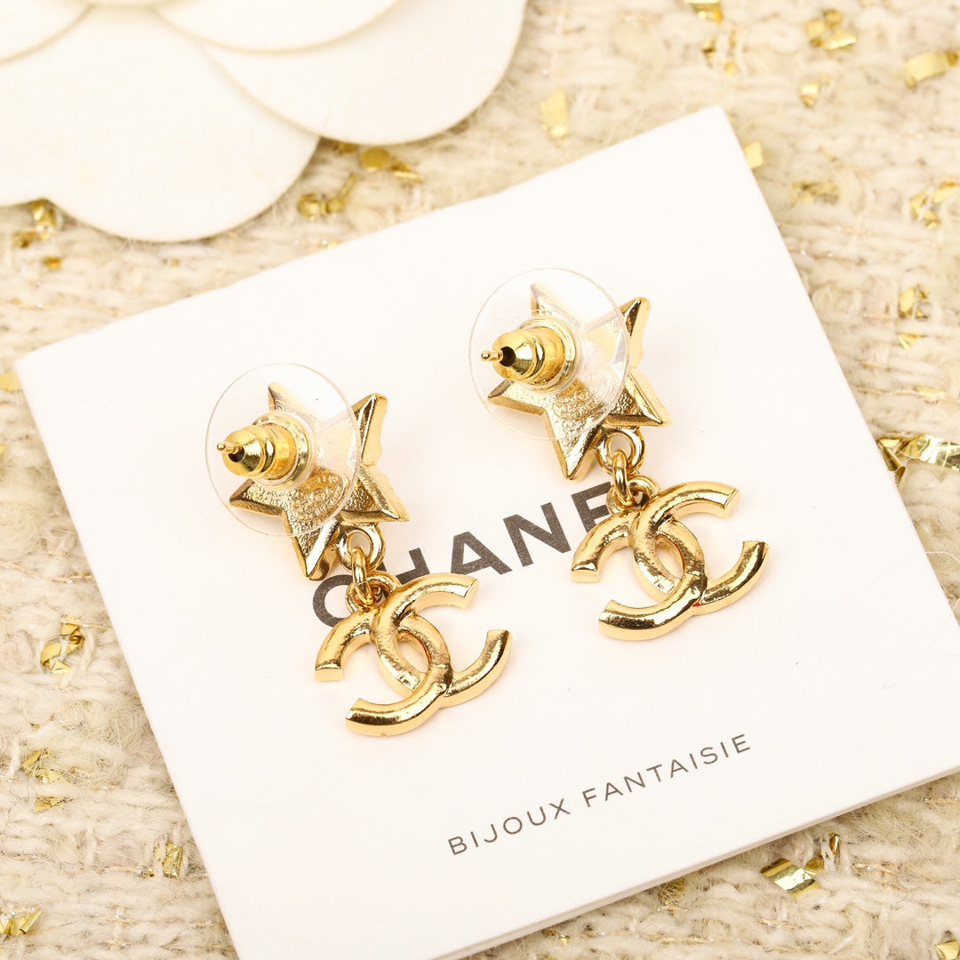 Chanel Star Crystal Earrings - 18K Yellow Gold