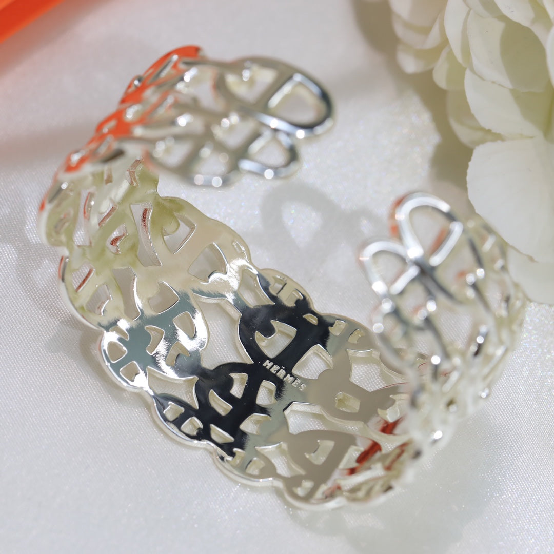 Hermes Chaine D'Ancre Wide Cutwork Bracelet - 18K Gold