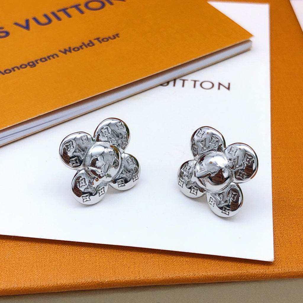 Louis Vuitton Vivienne Earrings - 18K White Gold