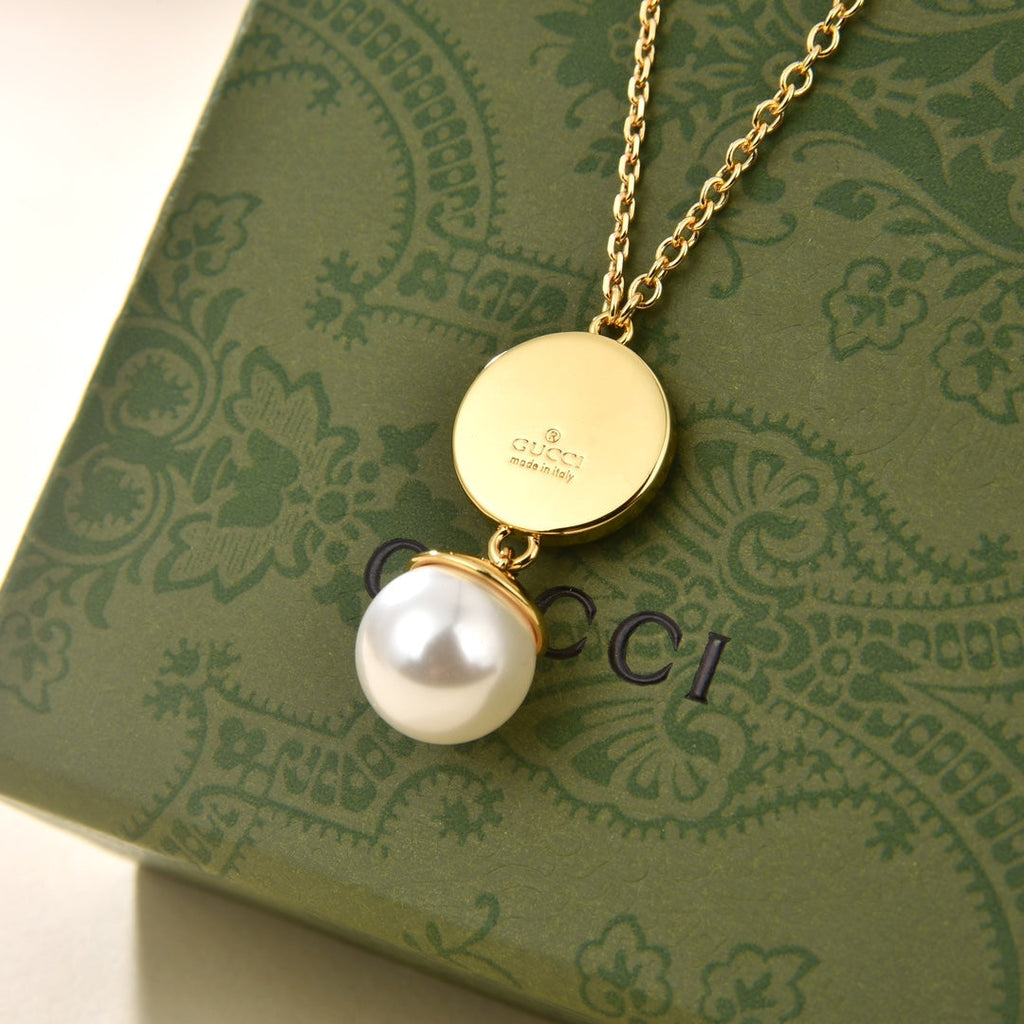 Gucci Double G Blondie Pendant Necklace