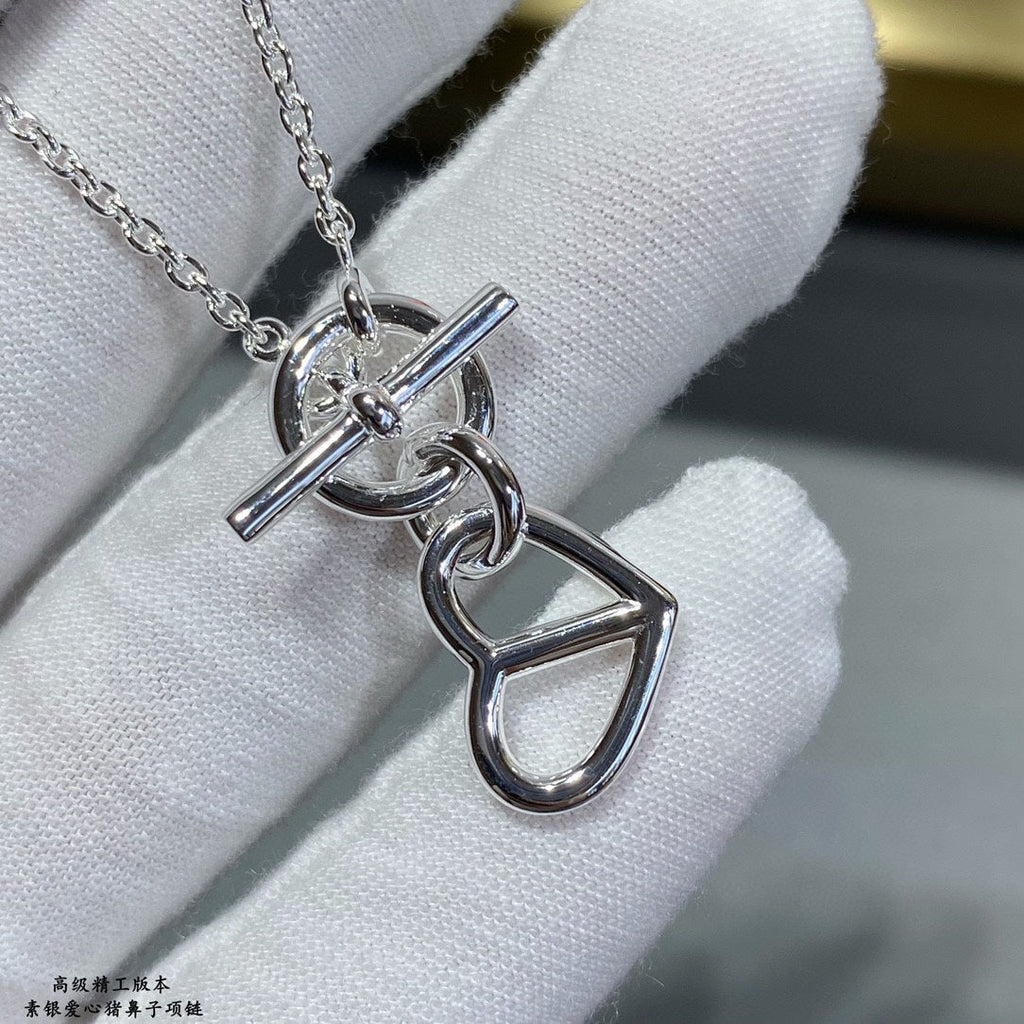 Hermes Cache-coeur Amulette Pendant Necklace