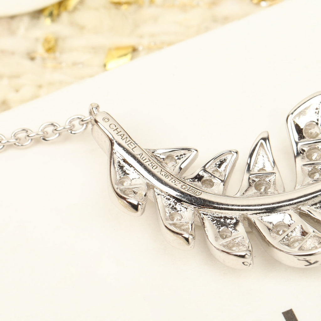 Chanel Plume De Necklace