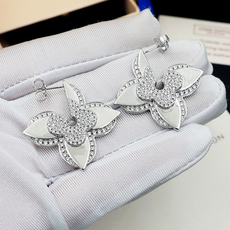 Louis Vuitton Medaillon Earrings