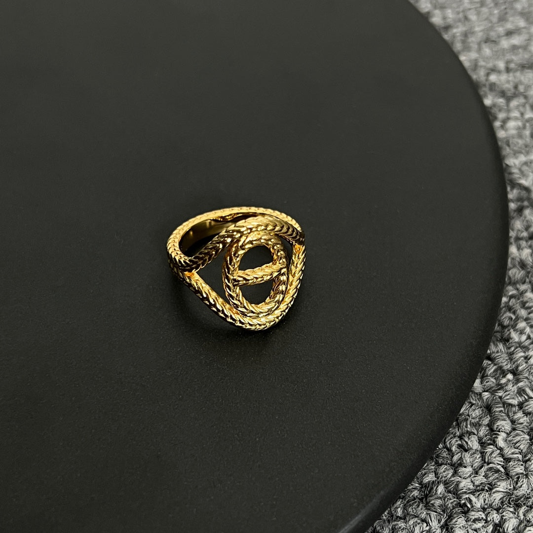 Hermes Chaine D'Ancre Danae Medium Ring - 18K Gold