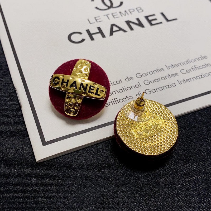 Chanel Red Earrings - 2 cm Height - 18K Yellow Gold
