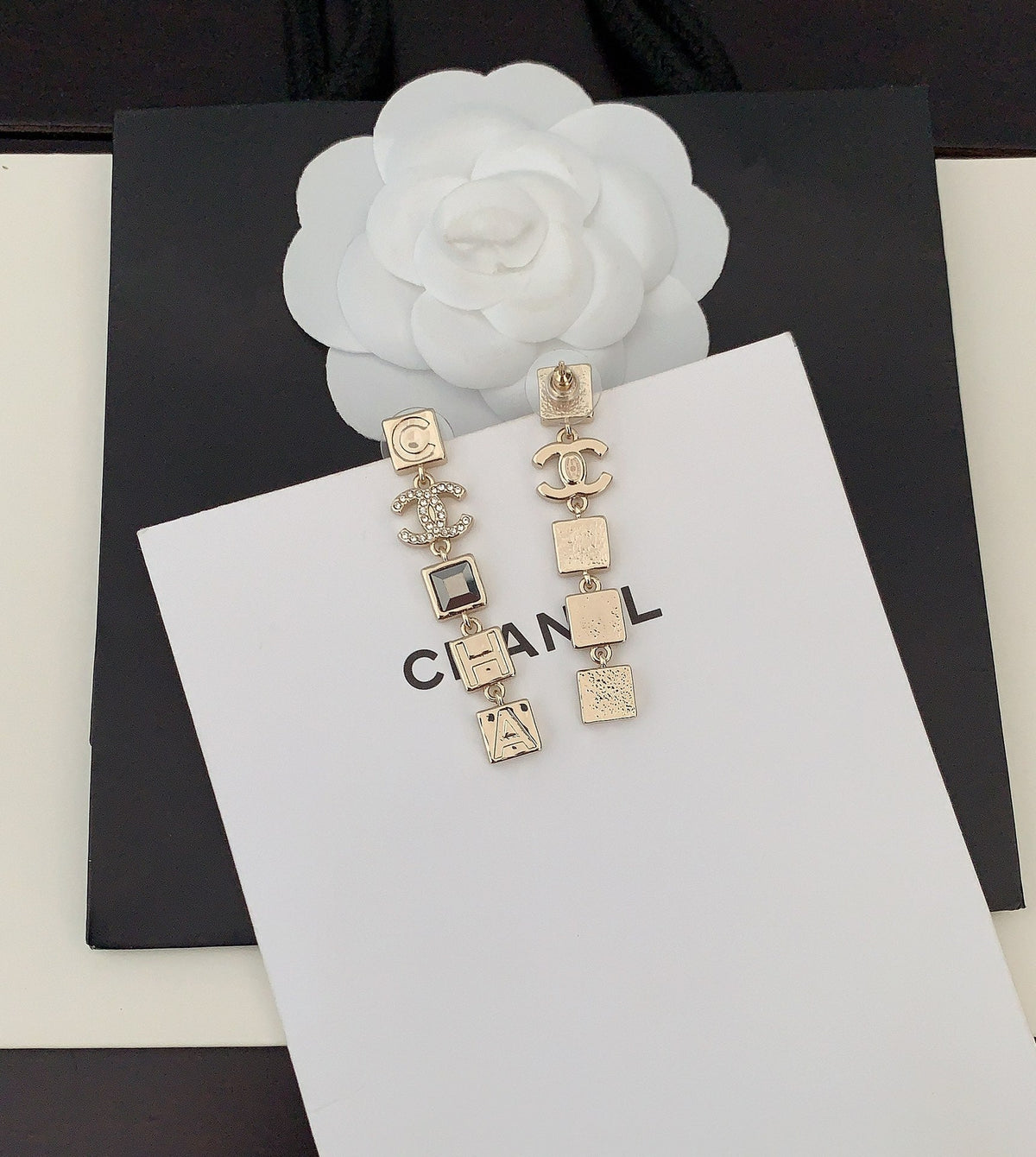 Chanel Crystals Long Earrings - 18K Yellow Gold