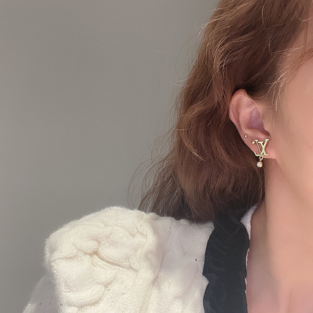 Louis Vuitton Diamond Earrings - 18K Gold