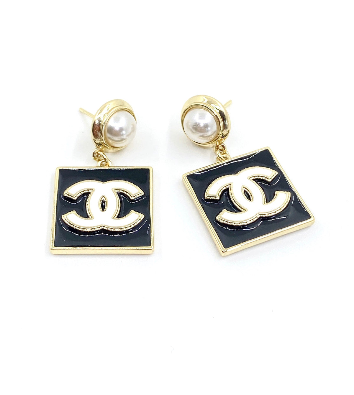 Chanel Square Pearl Pendant Earrings - 18K Yellow Gold