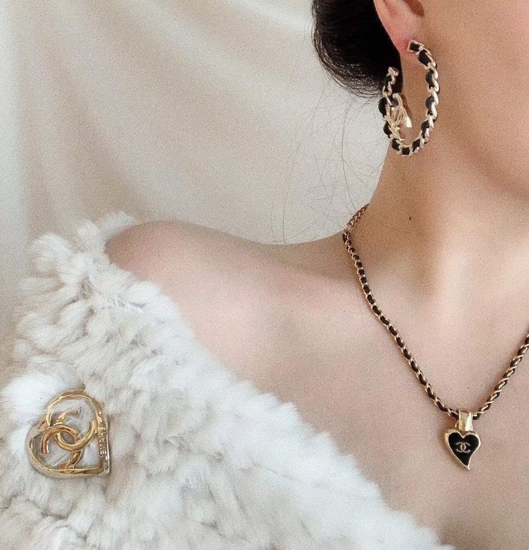 Chanel Strass Earrings - 18K Yellow Gold