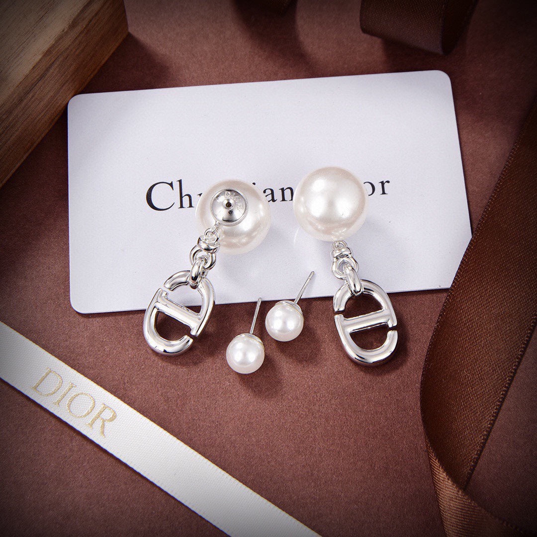 Dior 30 Montaigne Earrings