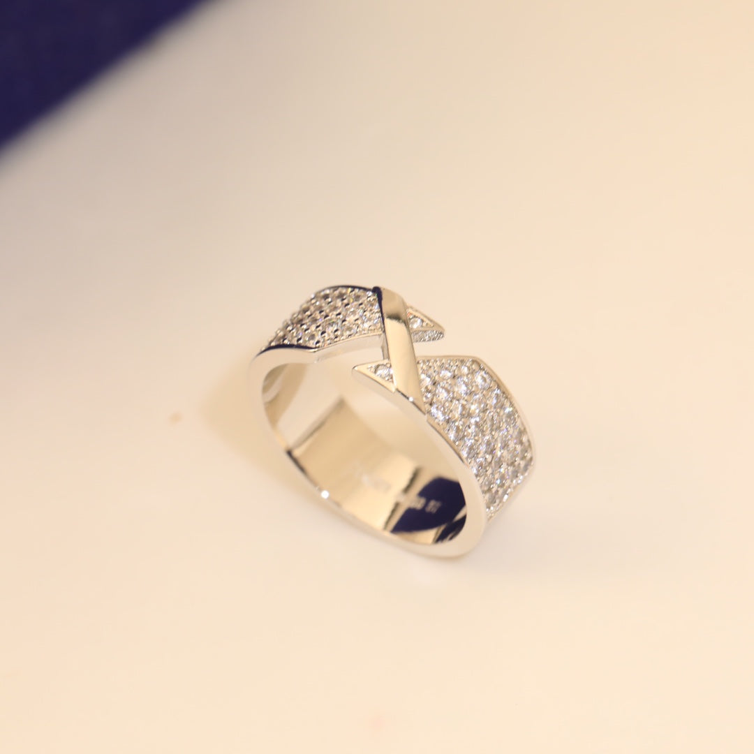 Liens Diamond Ring - 18K Gold