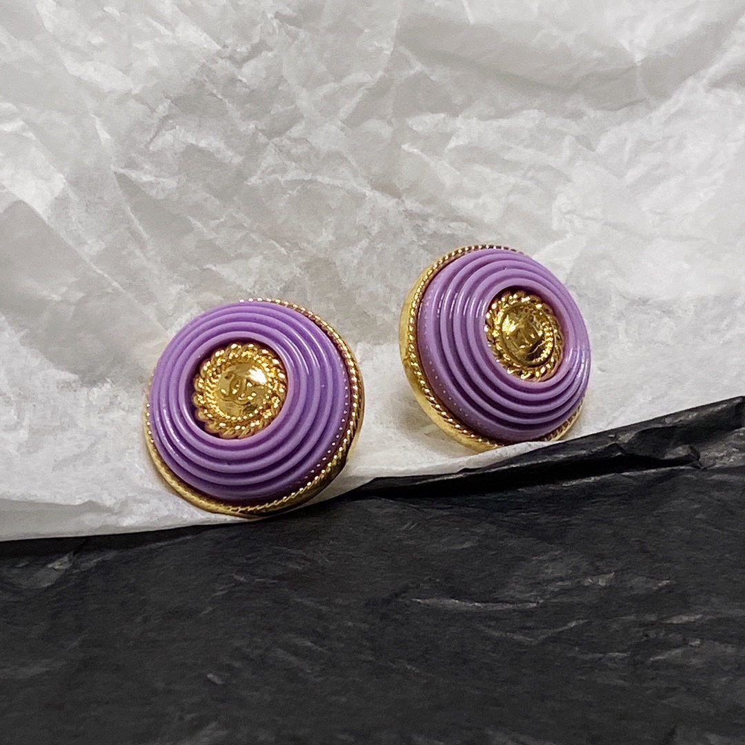 Chanel Purple Resin Earrings - 18K Yellow Gold